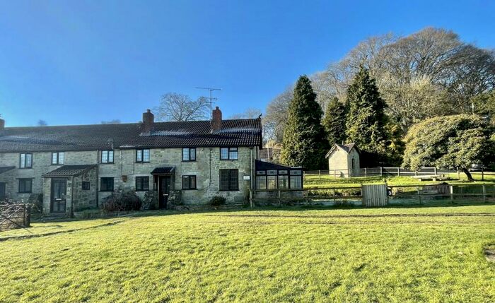 4 Bedroom End Of Terrace House For Sale In Castle Orchard, Pen Selwood, Wincanton, BA9