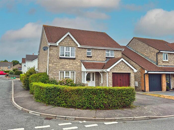 4 Bedroom Detached House For Sale In Clos Y Wiwer, Llantwit Major, CF61
