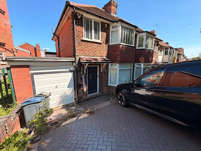 3 Bedroom Semi-Detached House For Sale In Wolverhampton Road South, Quinton, Birmingham, West Midlands, B32