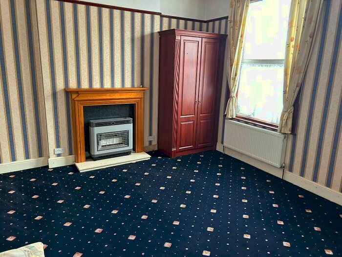 4 Bedroom Semi-Detached House To Rent In Clarendon Avenue, Leamington Spa, Warwickshire, CV32