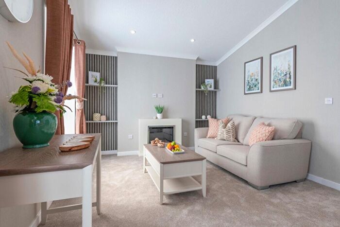 2 Bedroom Park Home For Sale In Organford, Poole, BH16