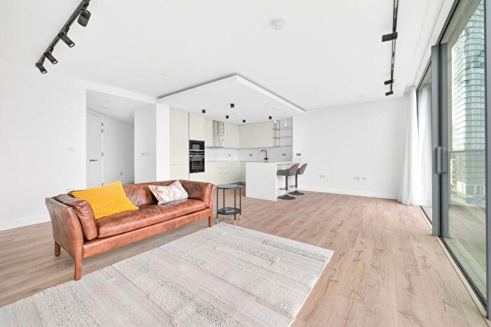 3 Bedroom Flat To Rent In Valencia Tower, Bollinder Place, EC1V