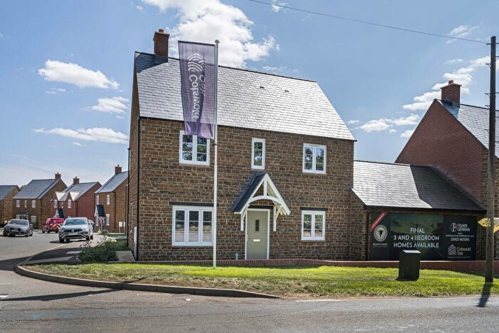 3 Bedroom Detached House For Sale In Middleton Cheney, Banbury, OX17