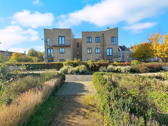 2 Bedroom Flat For Sale In Aster Way, Cambridge, CB4