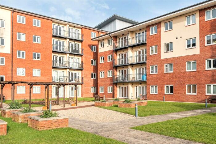 2 Bedroom Flat For Sale In New North Road, Exeter, EX4