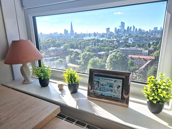 2 Bedroom Flat For Sale In Regina Point, Rotherhithe, SE16