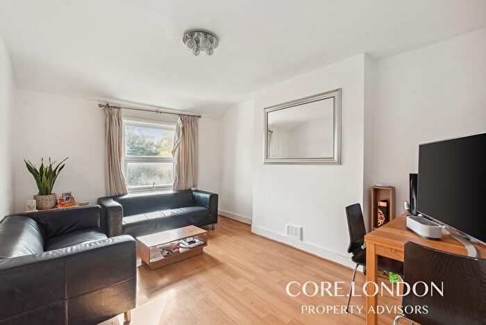 3 Bedroom Flat To Rent In Harvard Road, London, W4