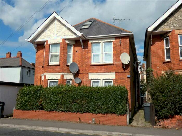 2 Bedroom Apartment To Rent In Alma Road, Winton, Bournemouth, BH9