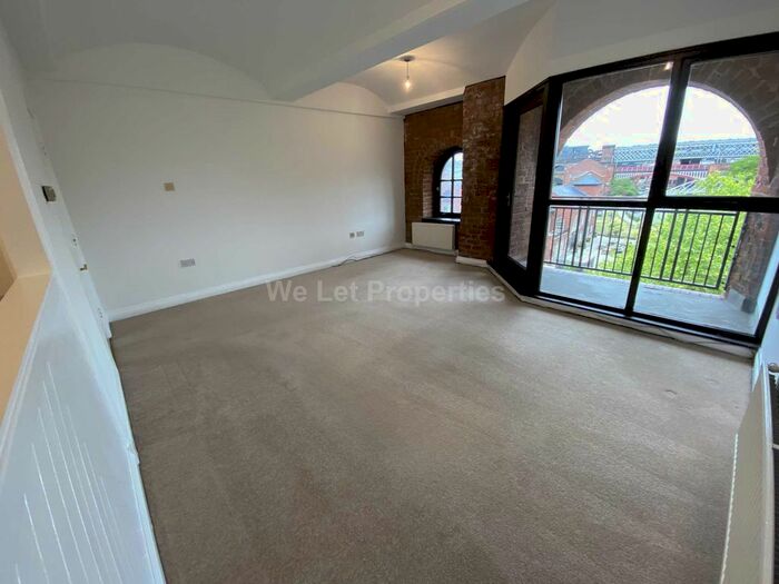 2 Bedroom Flat To Rent In Castle Quay, Castlefield, M15