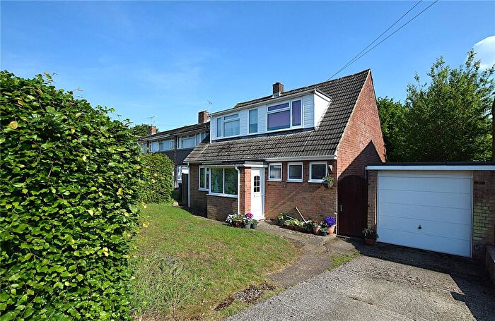 3 Bedroom Detached House For Sale In Gauvain Close, Alton, Hampshire, GU34