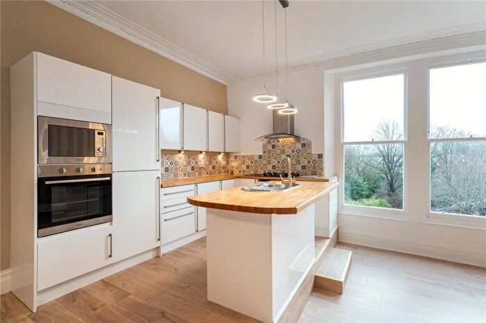 3 Bedroom Apartment To Rent In Oakfield Road, Clifton, Bristol, BS8