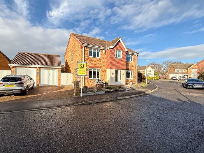 4 Bedroom Detached House For Sale In Bouvel Drive, Burnham-On-Crouch, CM0