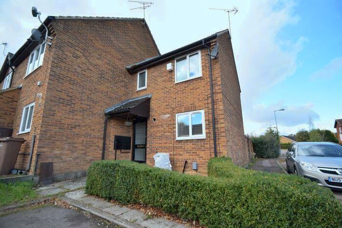 2 Bedroom End Of Terrace House To Rent In Lucas Gardens, Luton, LU3
