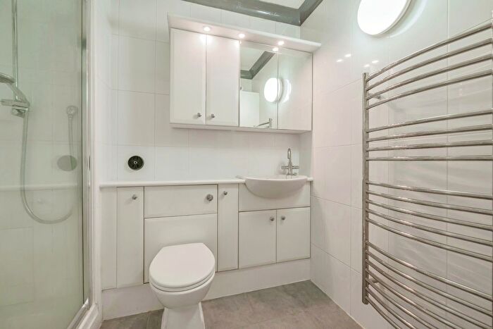 1 Bedroom Flat For Sale In Dingleway, Appleton, Warrington, Cheshire, WA4