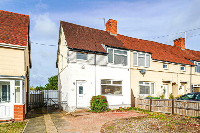 3 Bedroom End Of Terrace House For Sale In Woodrow Lane, Catshill, Bromsgrove, B61