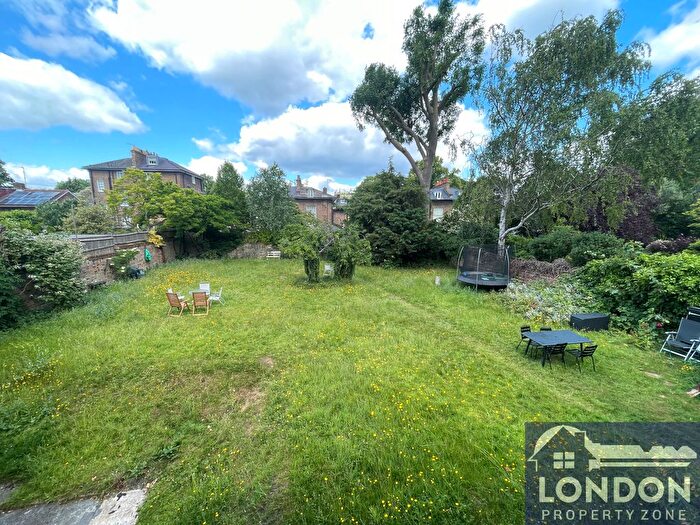 2 Bedroom Flat To Rent In Canonbury Park South, London, N1