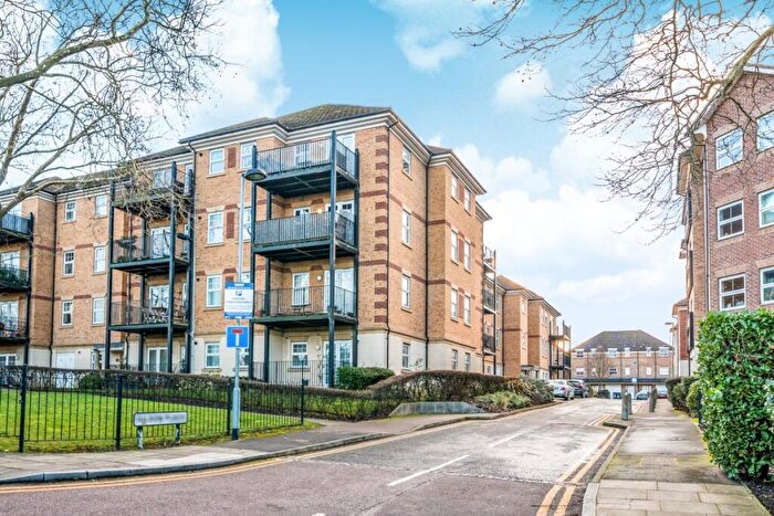 2 Bedroom Flat To Rent In Gilson Place London, N10