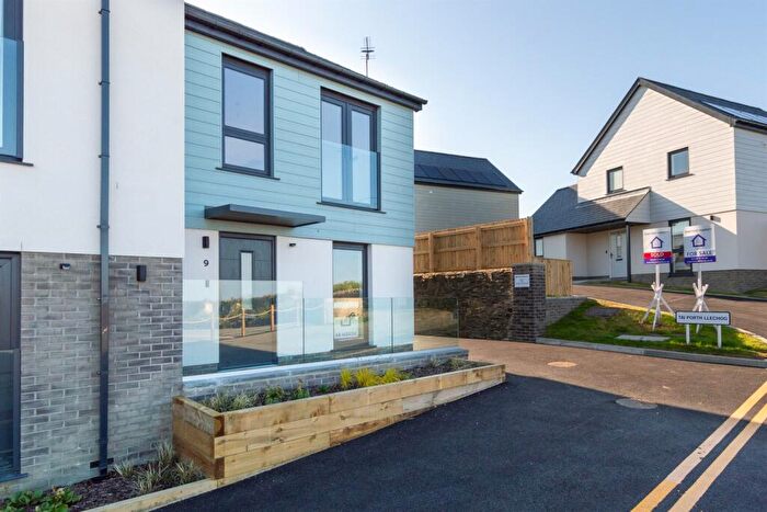 2 Bedroom Mews For Sale In Gwel Y Mor, Bull Bay, Amlwch, LL68