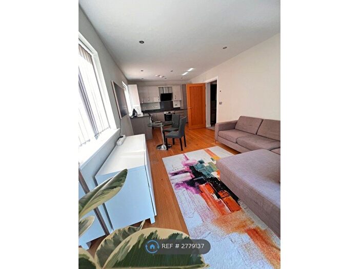 1 Bedroom Flat To Rent In Weldale Street, Reading, RG1