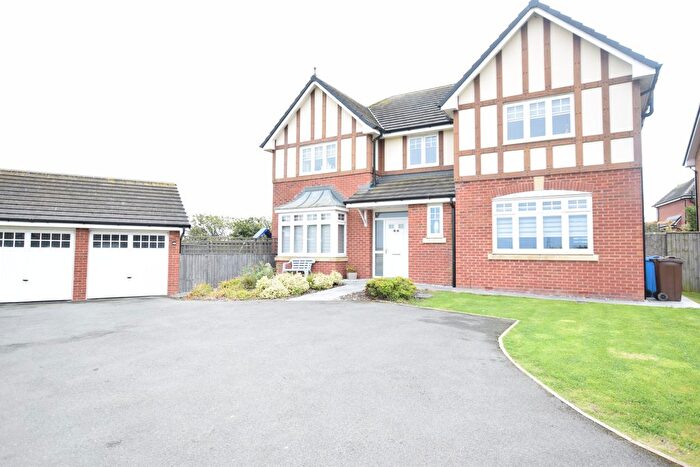 5 Bedroom Detached House To Rent In Kings Close, Staining, Blackpool, FY3