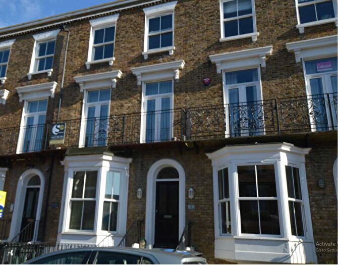 2 Bedroom Flat To Rent In Westbrook Gardens, Margate, Kent, CT9