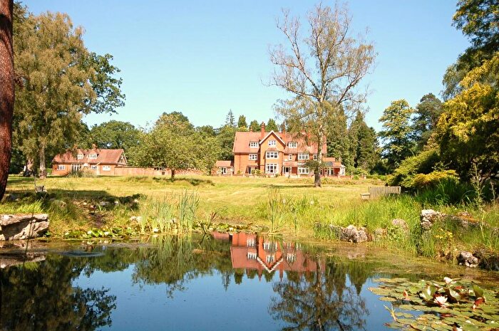 1 Bedroom Flat To Rent In Westwood Road, Windlesham, GU20