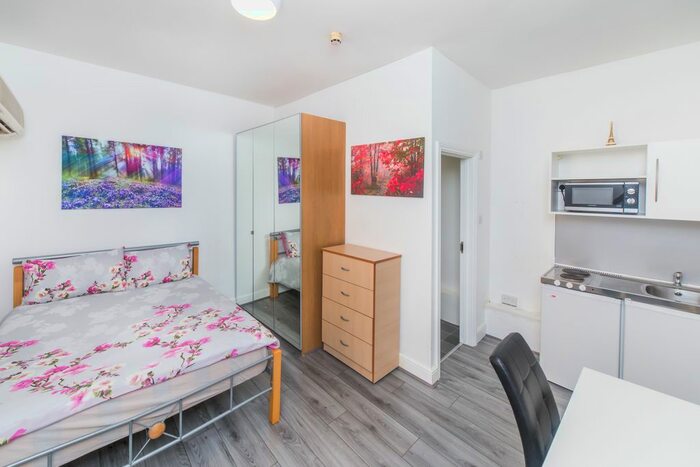 Studio To Rent In Cromwell Road, London, SW7