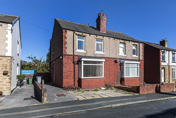 3 Bedroom Semi-Detached House For Sale In Cressfield Road, Lindley, Huddersfield, HD3