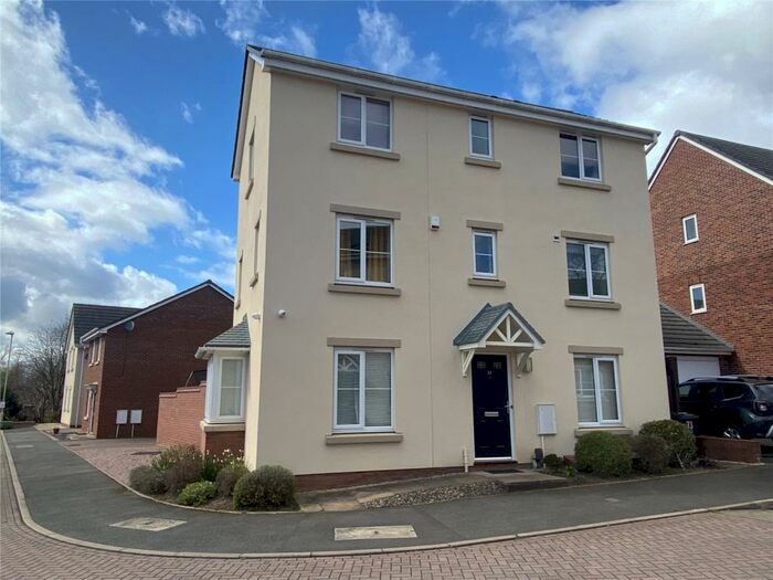 4 Bedroom House To Rent In Golden Orchard, Halesowen, West Midlands, B62