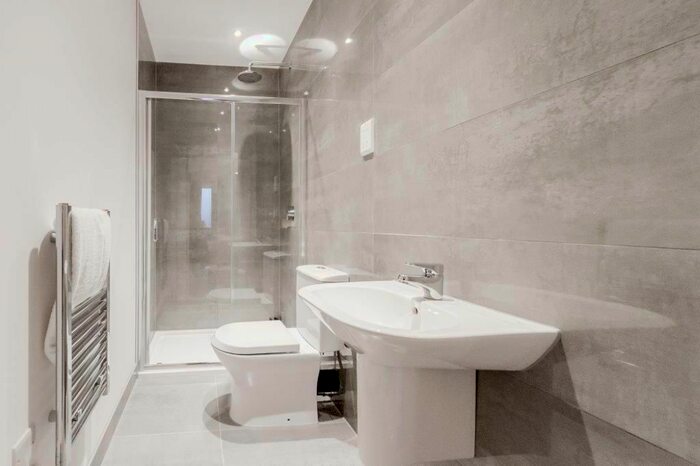 1 Bedroom Flat To Rent In Sutton Court Road, Sutton, SM1