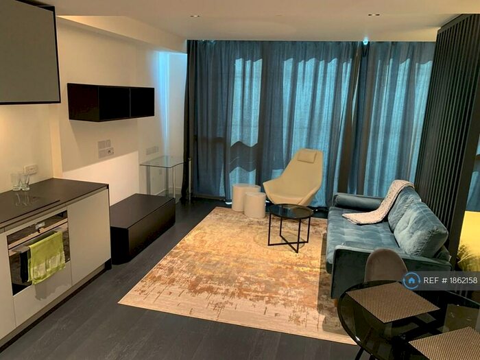 Studio To Rent In Amory Tower, London, E14