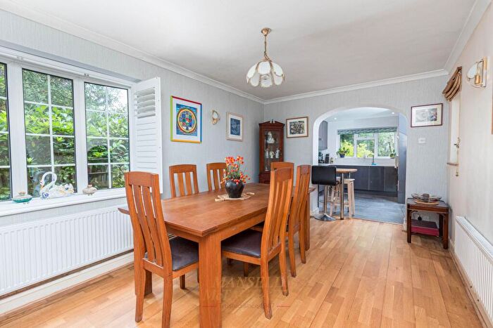 4 Bedroom Detached House For Sale In St. Marys Drive, Crawley, RH10