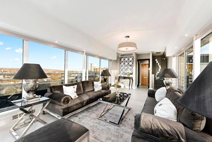 3 Bedroom Flat To Rent In St. Johns Wood Park, London, NW8
