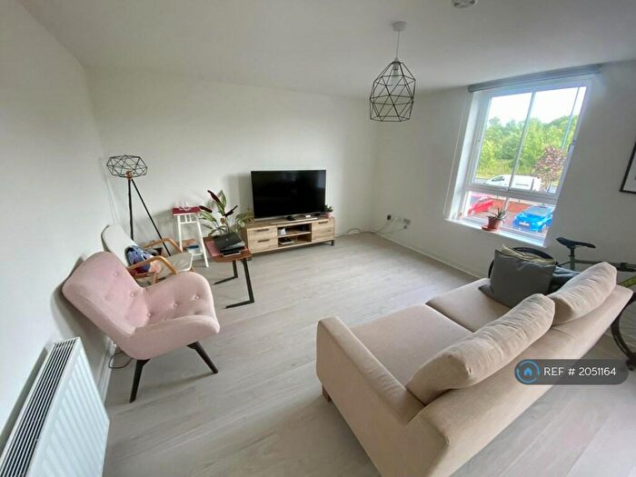 2 Bedroom Flat To Rent In Rosebery Terrace, Glasgow, G5