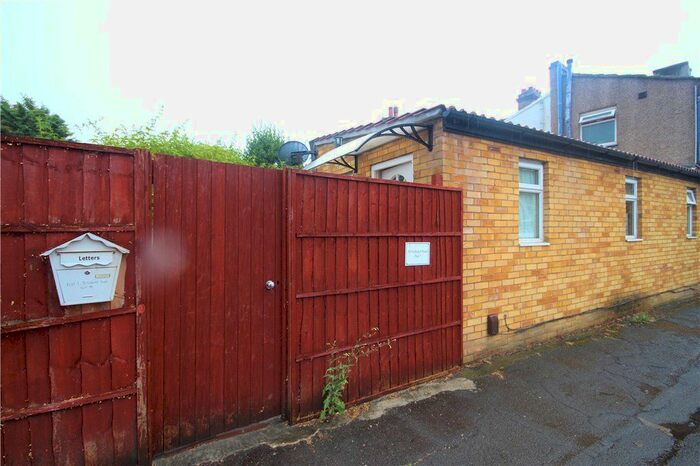 1 Bedroom Flat To Rent In Hubbard Road, London, SE27