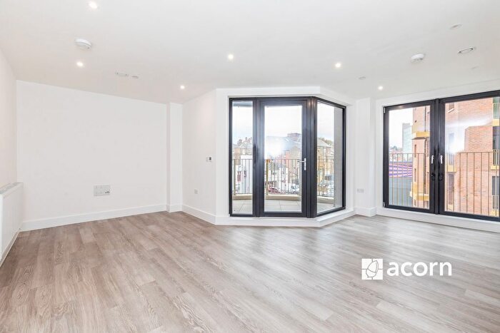 2 Bedroom Flat To Rent In Medway Street, Chatham, ME4