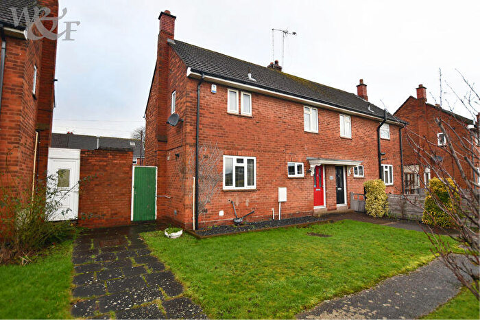 3 Bedroom Semi Detached House For Sale In Chester Road, Birmingham, B35