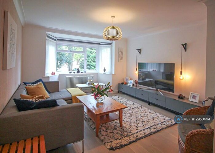 2 Bedroom Flat To Rent In Cranes Park, Surrey, KT5