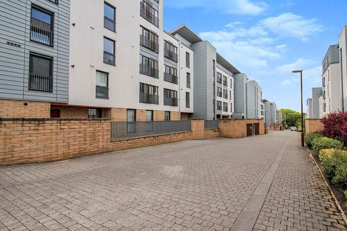 2 Bedroom Flat To Rent In Kimmerghame Terrace, Edinburgh, Midlothian, EH4