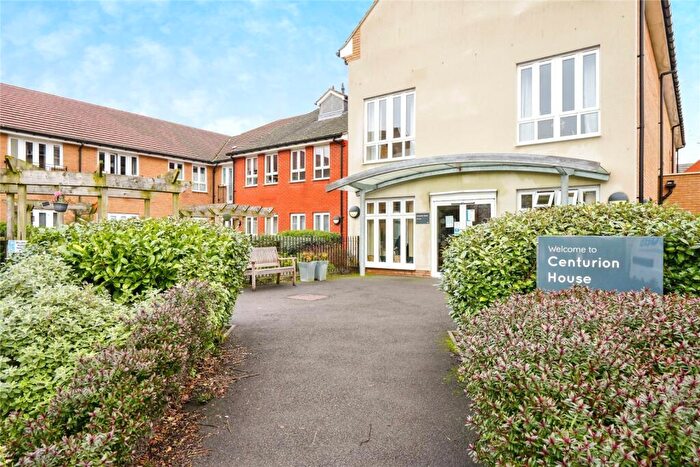 2 Bedroom Flat For Sale In Coach House Mews, Bicester, Oxfordshire, OX26