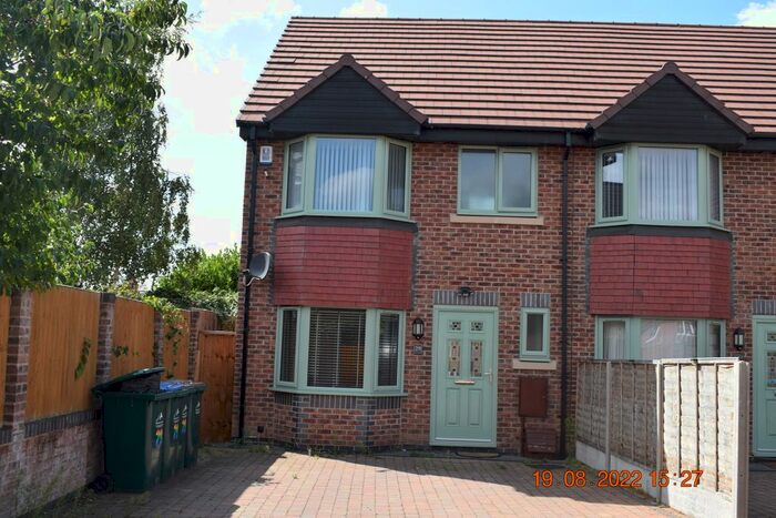 4 Bedroom Town House To Rent In Lucerne Close, Coventry, CV2