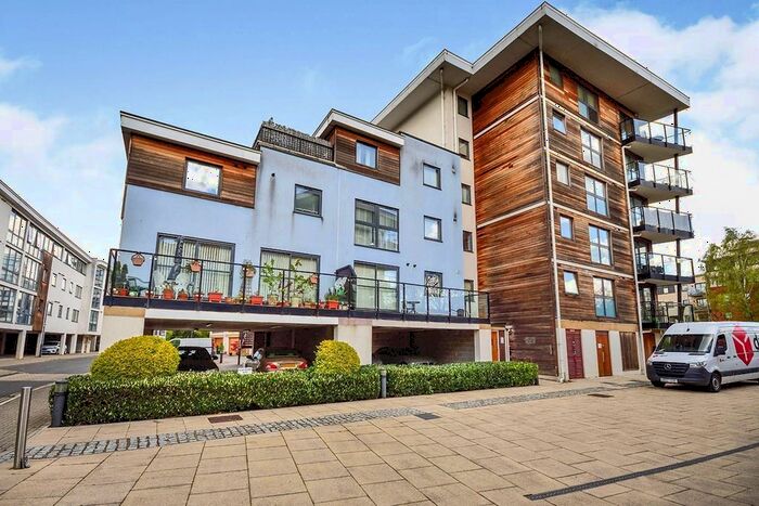 2 Bedroom Flat To Rent In Clifford Way, Maidstone, Kent, ME16