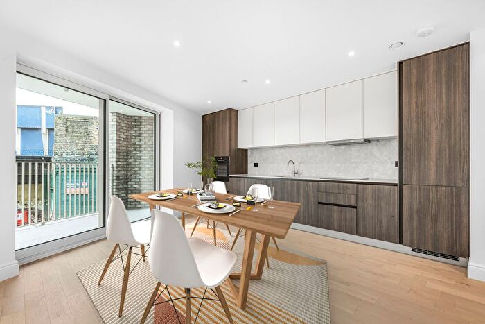 1 Bedroom Flat For Sale In High Road Leyton, Grove Green, E10