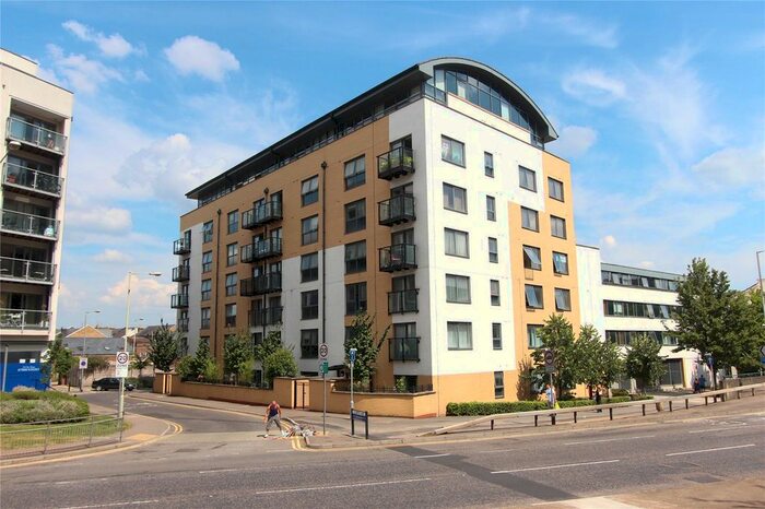 2 Bedroom Flat To Rent In Lord Street, Watford, Hertfordshire, WD17