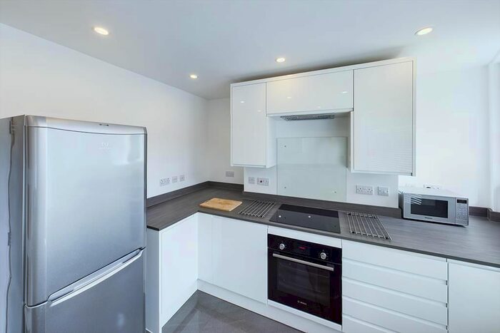 2 Bedroom Flat To Rent In Grosvenor Mansions, Grosvenor Square, Southampton, SO15