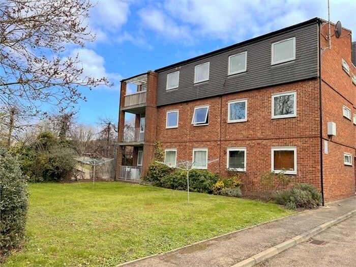 2 Bedroom Flat To Rent In Canadian Avenue, Catford, London., SE6