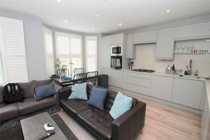 4 Bedroom Flat To Rent In Gap Road, Wimbledon, SW19