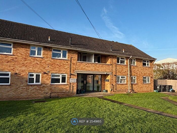 2 Bedroom Flat To Rent In Taranto Hill, Ilchester, Yeovil, BA22