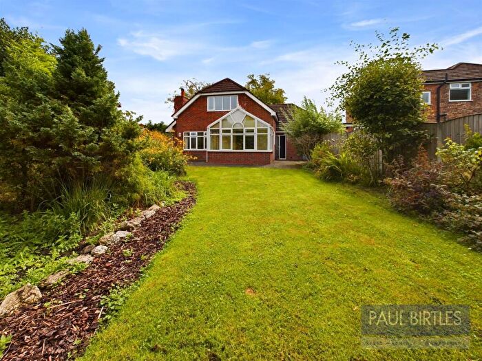 3 Bedroom Detached House For Sale In Thirlmere Road, Flixton, Trafford, M41