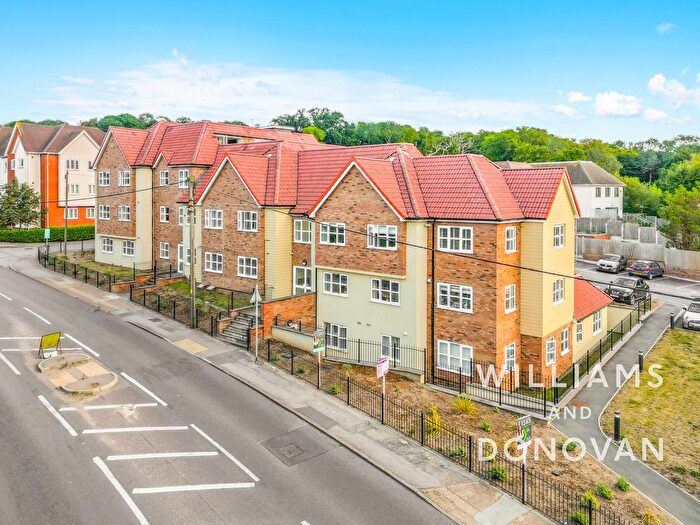 2 Bedroom Flat For Sale In London Road, Benfleet, SS7